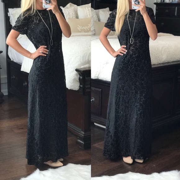 Ann Taylor Dresses & Skirts - Ann Taylor Maxi Dress
